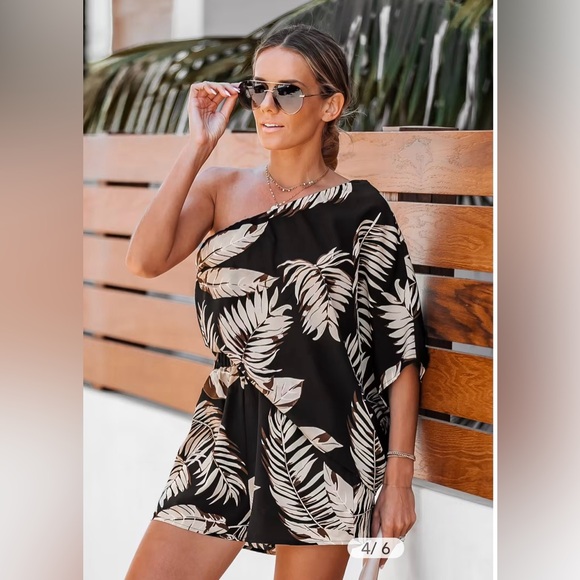 One-Shoulder Romper - Picture 5 of 5